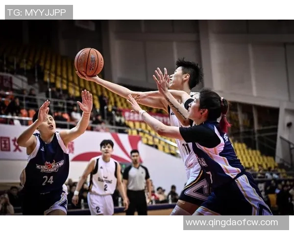 方硕在篮球赛场的精彩表现与未来发展潜力分析