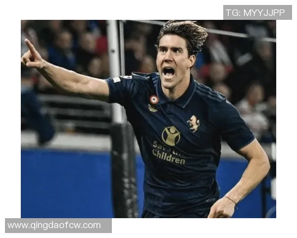 弗拉霍维奇的崛起与挑战：从天才少年到足球明星的奋斗历程